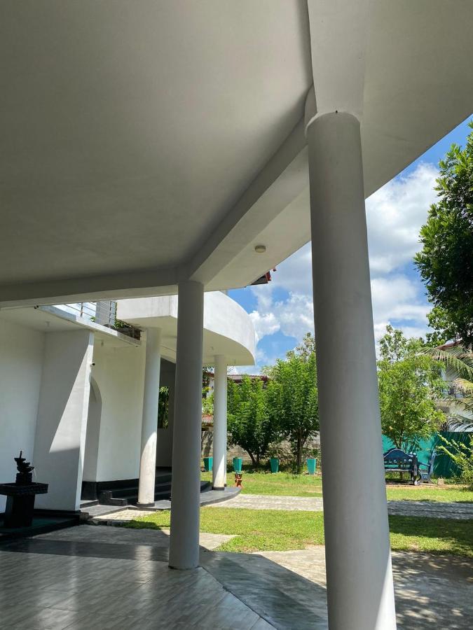 White Win Villa Elewela 外观 照片
