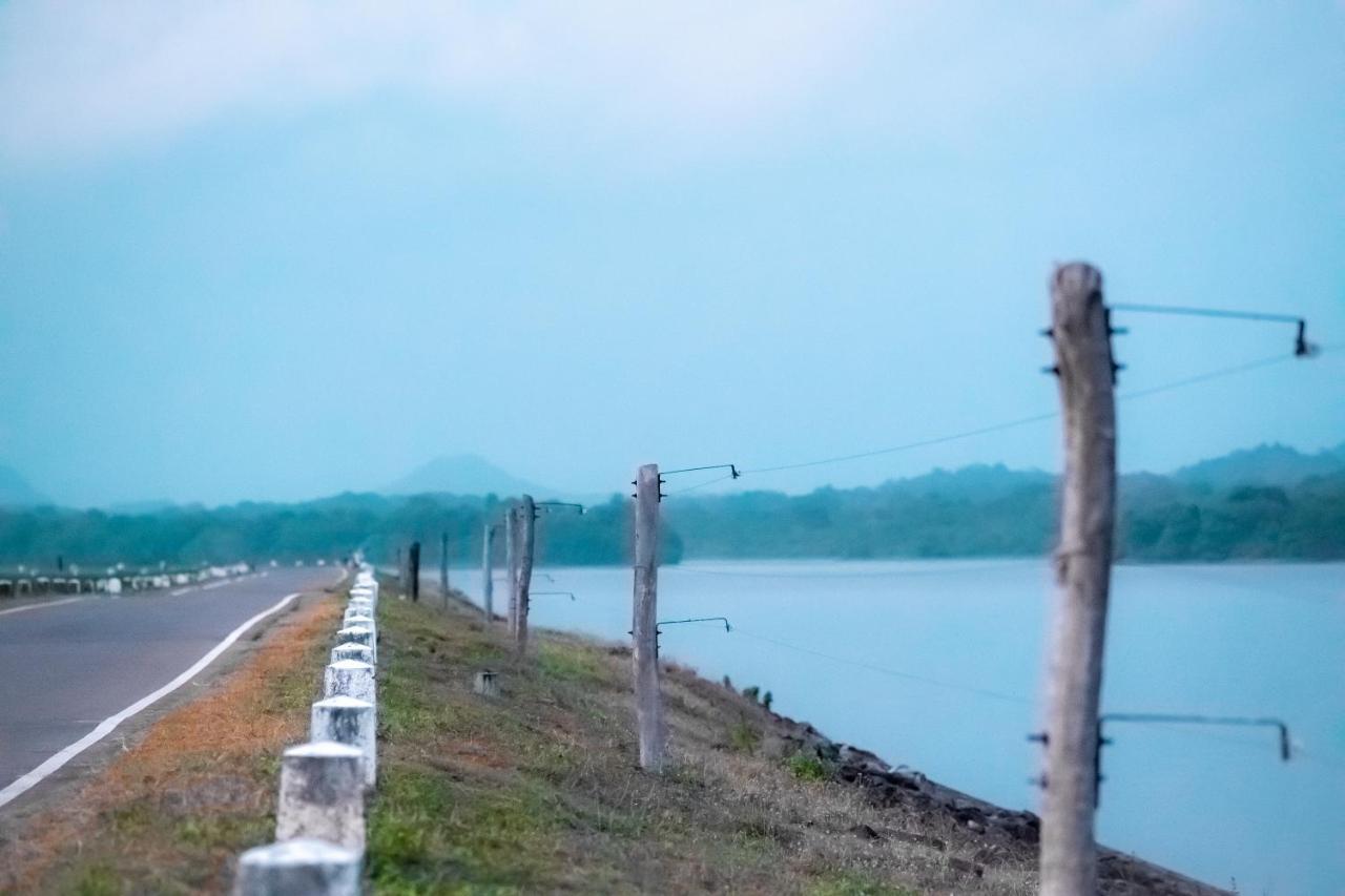White Win Villa Elewela 外观 照片