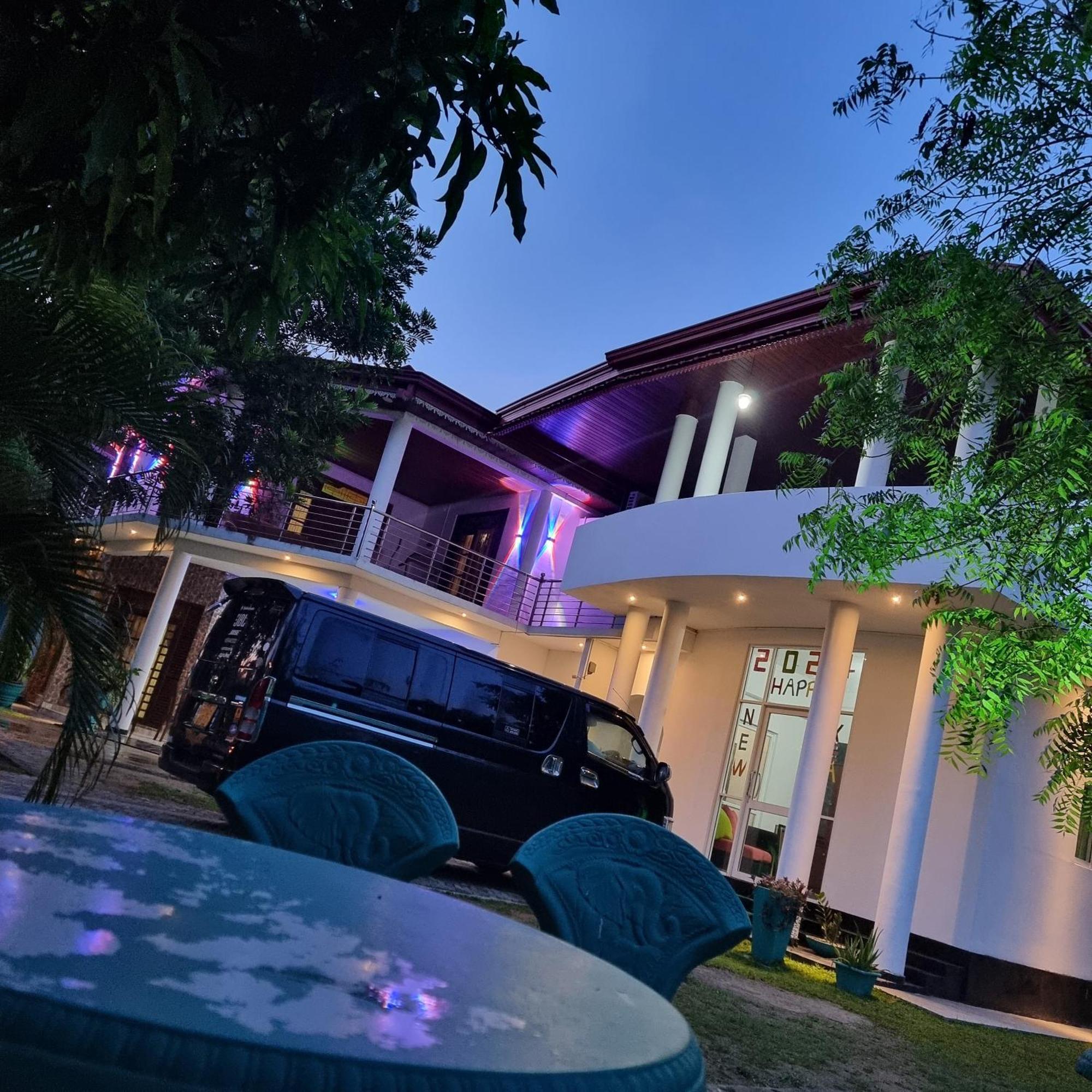 White Win Villa Elewela 外观 照片
